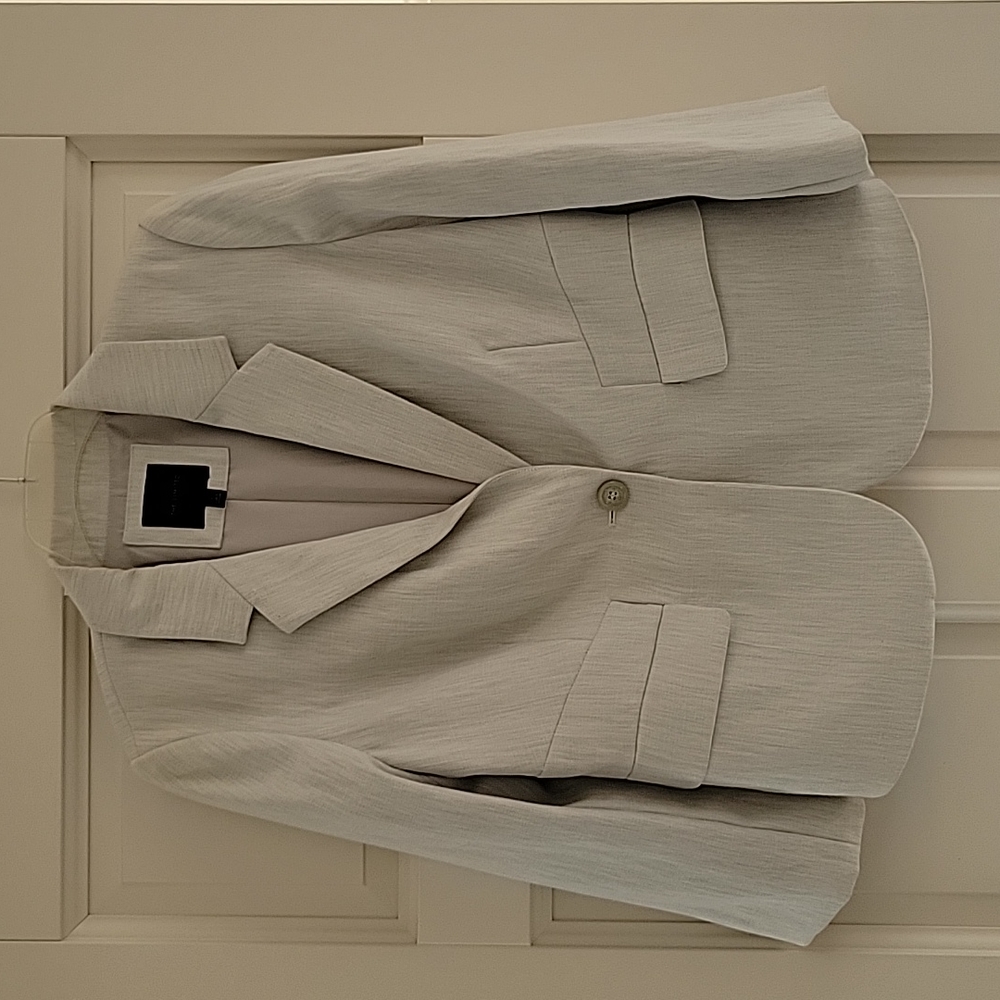 Grayish, neutral jacket The Limited size Large